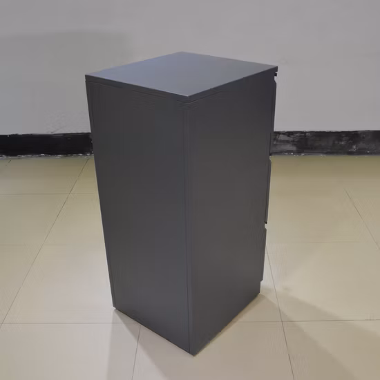 オフィス用の3つの引き出しを備えたモダンなスチール製ファイリングキャビネット